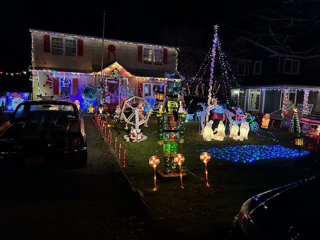 Christmas light competition